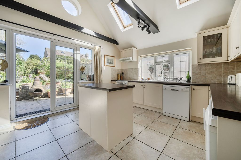 Property photo 3 of 22