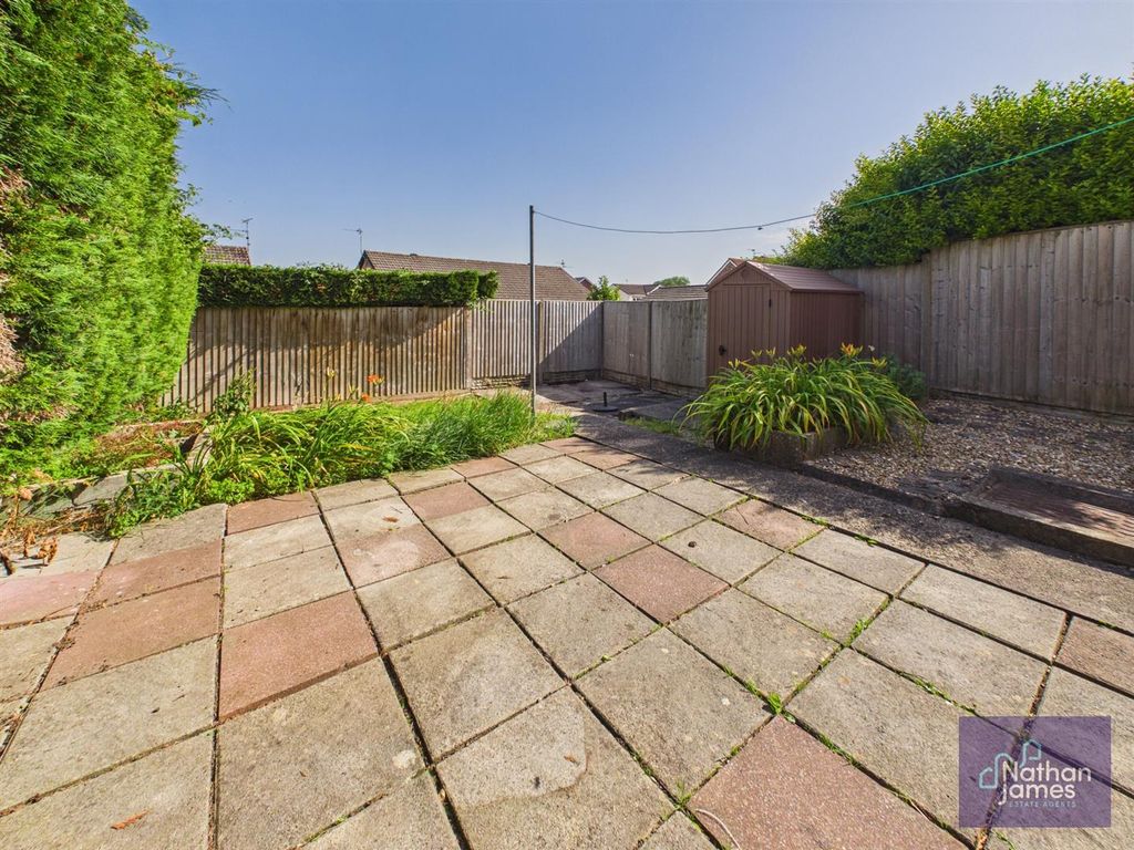 Property photo 3 of 12 Garden