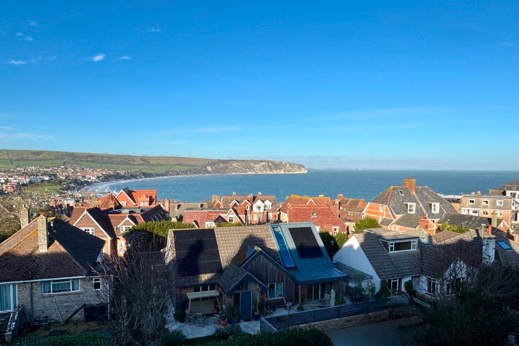 Property photo 2 of 22 Sea View