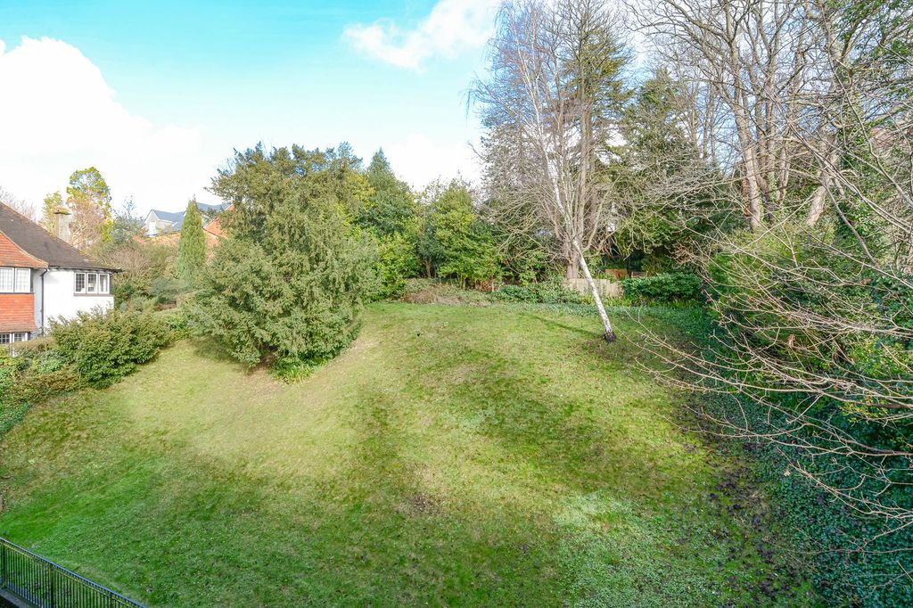 Property photo 3 of 12