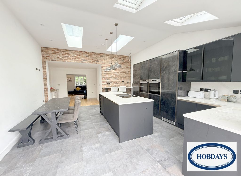 Property photo 2 of 21 5448164