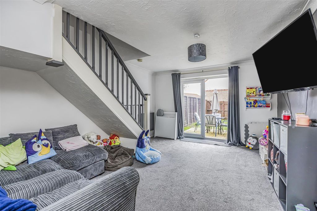 Property photo 3 of 14 5 Marston Lane, Portsmouth-Porticomarketing-Soldby