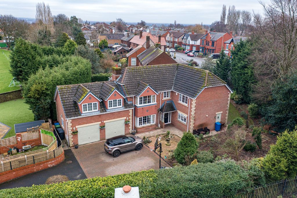 Property photo 2 of 42