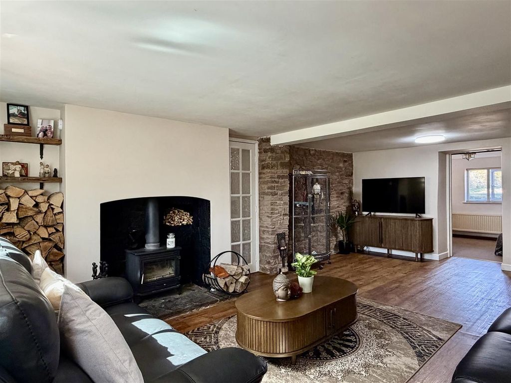 Property photo 3 of 40