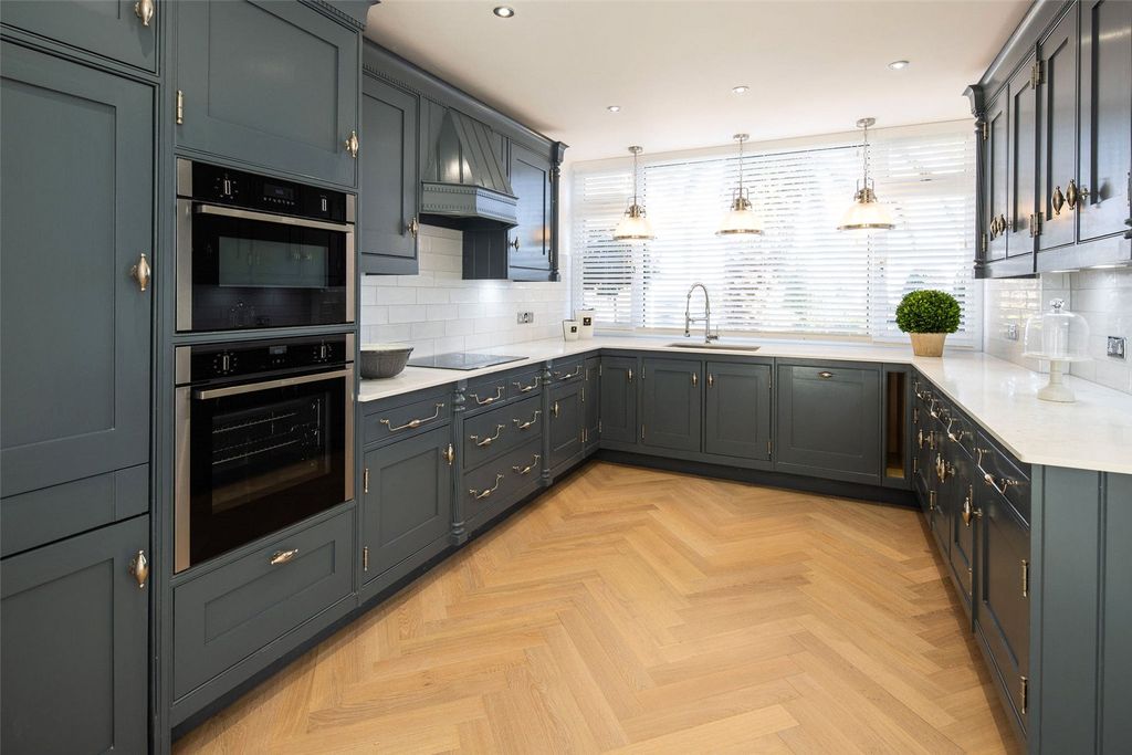 Property photo 2 of 18 Kitchen