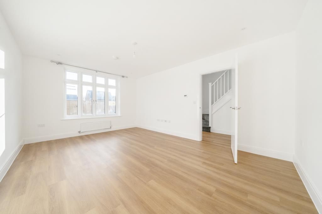 Property photo 3 of 19 Reception