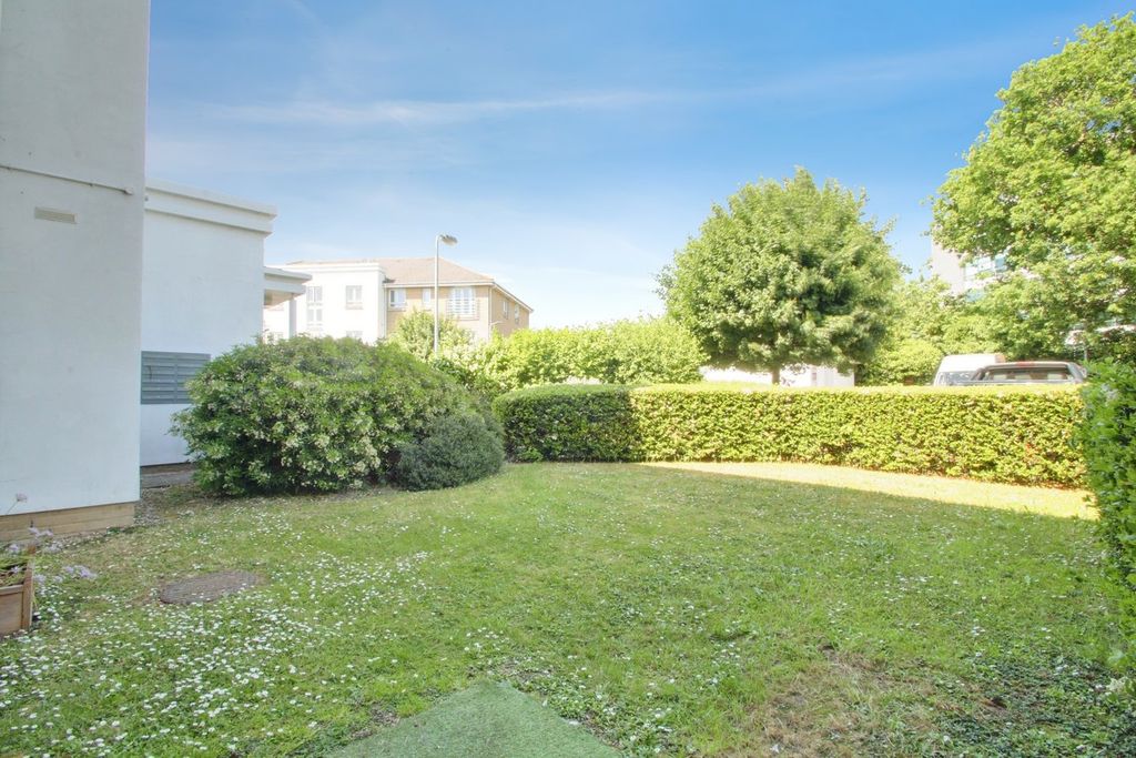 Property photo 3 of 14