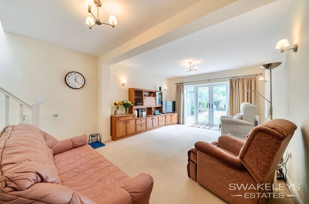 Property photo 2 of 18