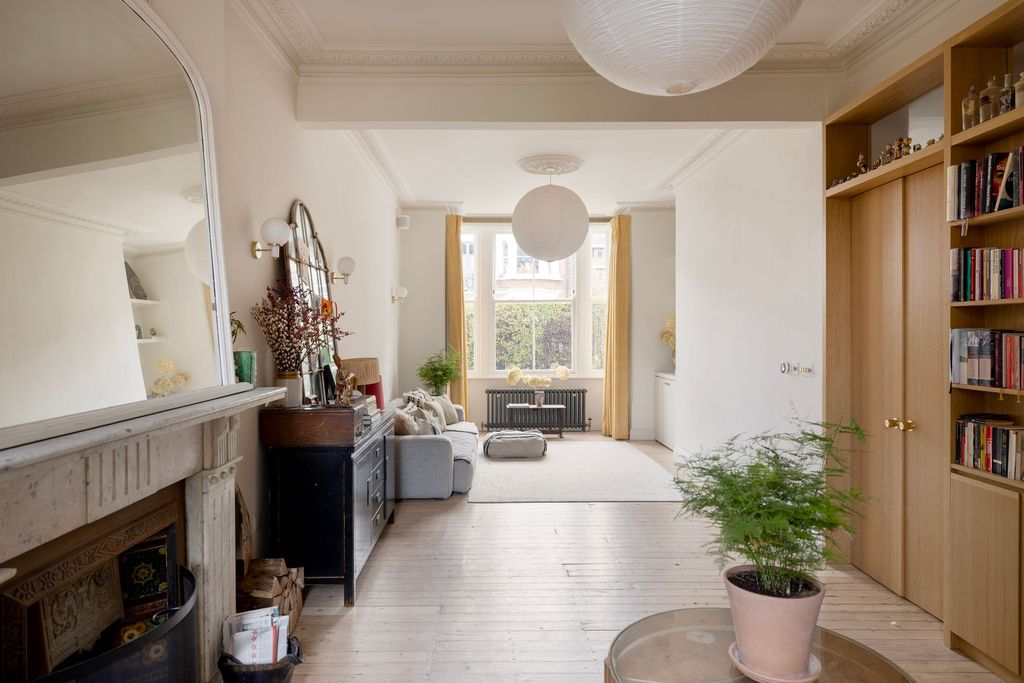 Property photo 2 of 19