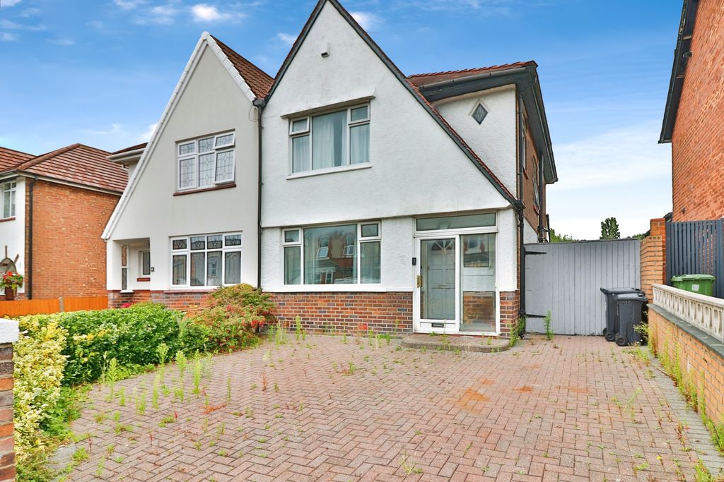 Property photo 2 of 11