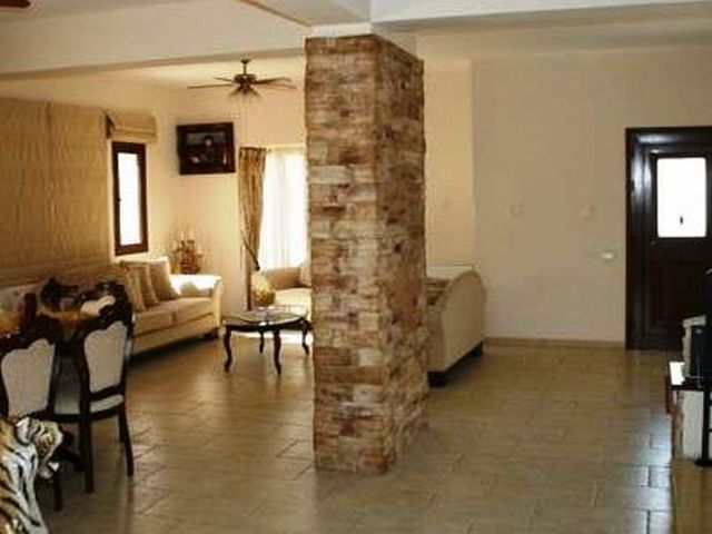 Property photo 2 of 3