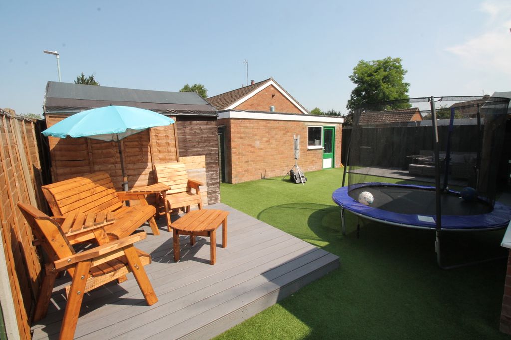 Property photo 2 of 21 Rear Garden
