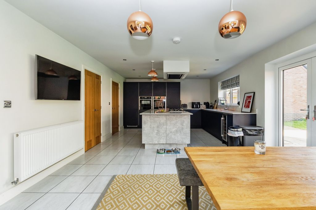 Property photo 1 of 23 Img_6013