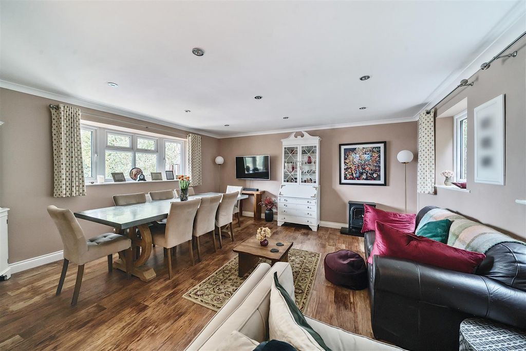 Property photo 3 of 28 Dining Area