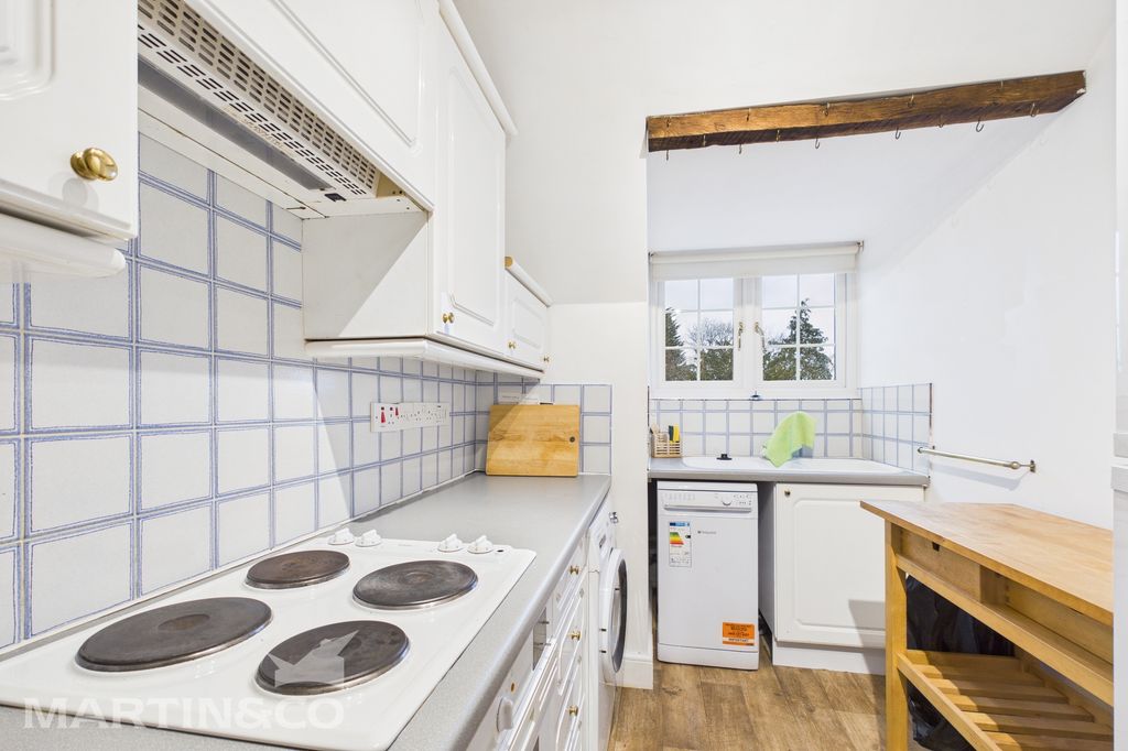 Property photo 3 of 16 Cam01953G0-Pr0143-Still001