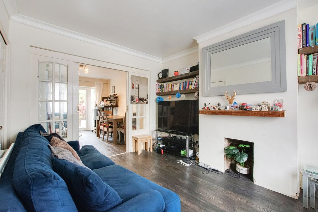 Property photo 2 of 11