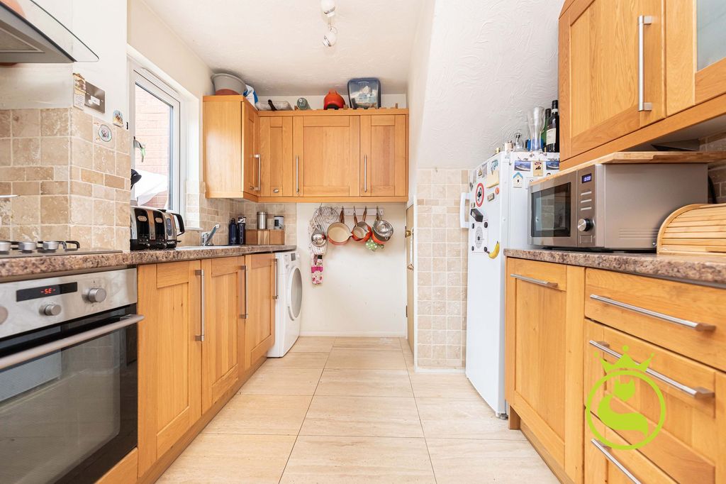 Property photo 2 of 21