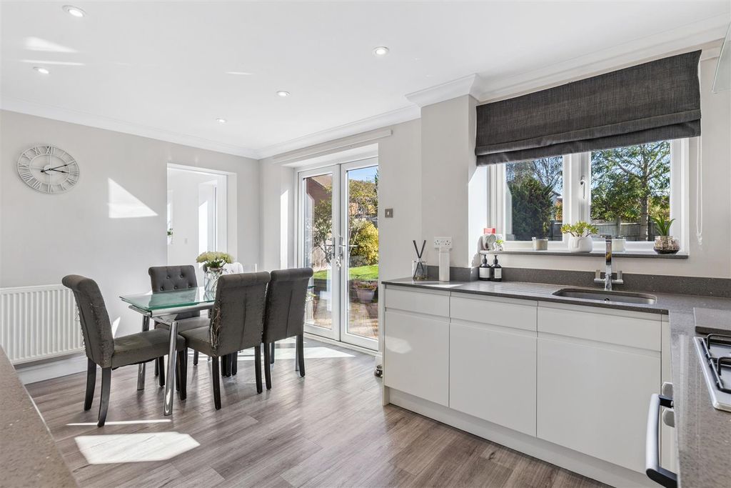 Property photo 2 of 24