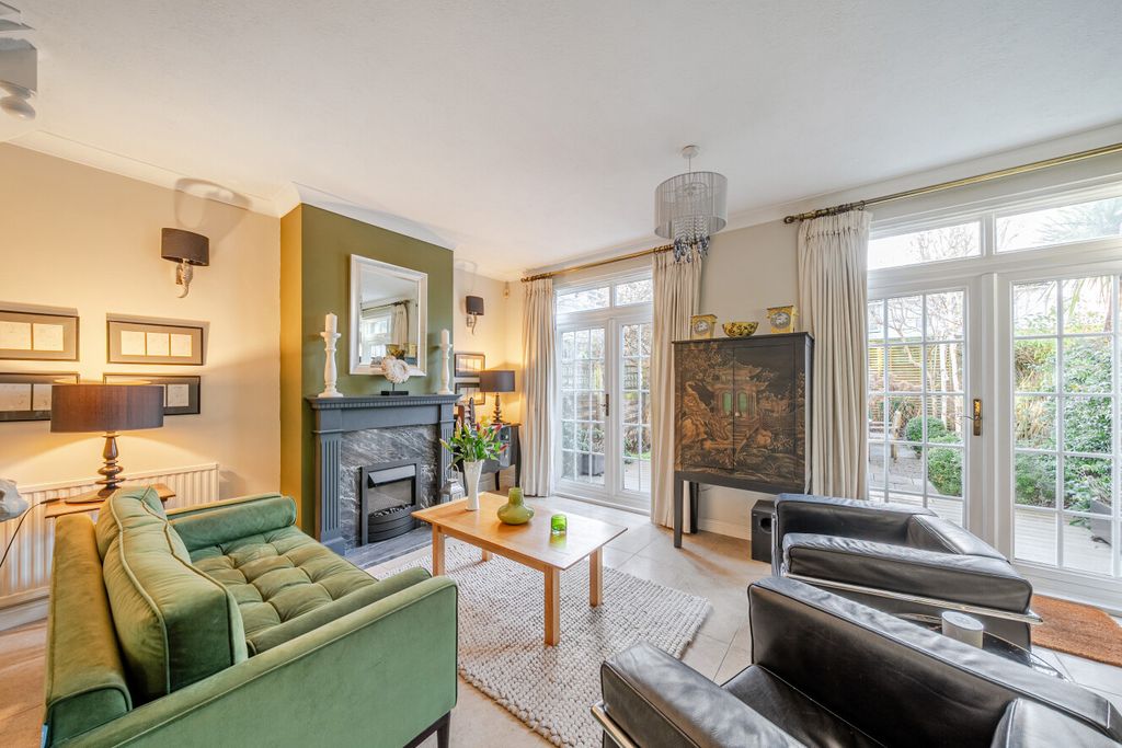 Property photo 1 of 23 1394856-10-695E40...