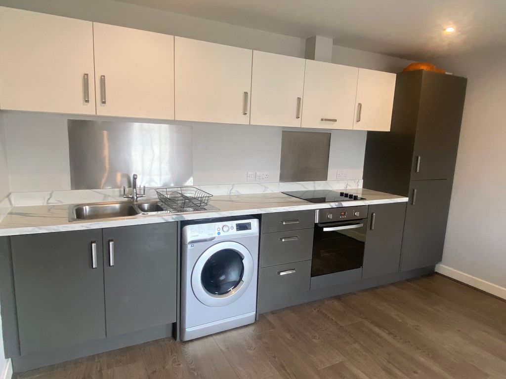 Property photo 2 of 6 Kitchen