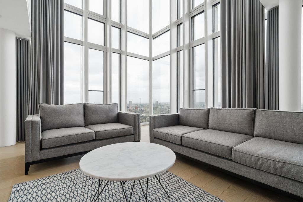 Property photo 2 of 7 Southbank Tower 55, Flat 3401