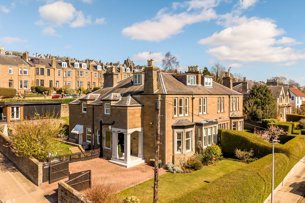 Property photo 1 of 40