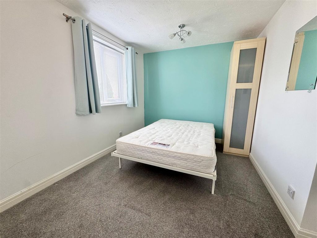 Property photo 3 of 4