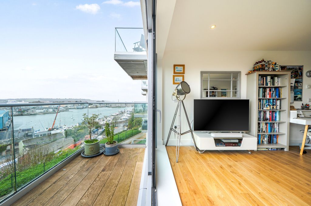 Property photo 3 of 19 1441368-10-69d8F2...