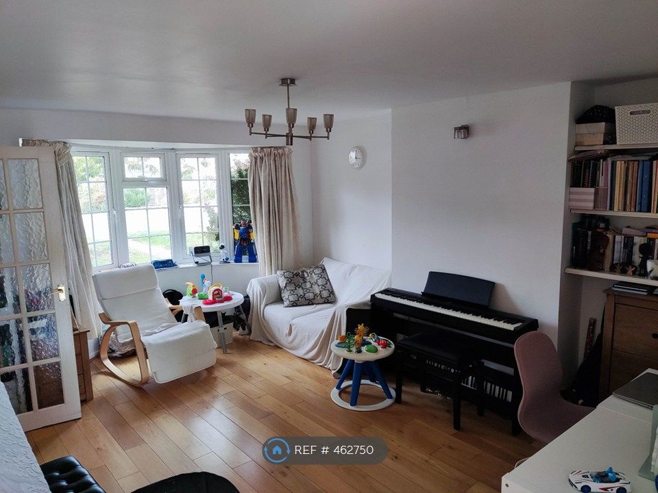 Property photo 2 of 22 Living Room