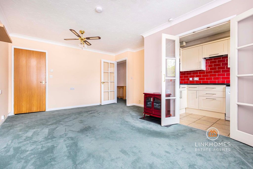 Property photo 3 of 19