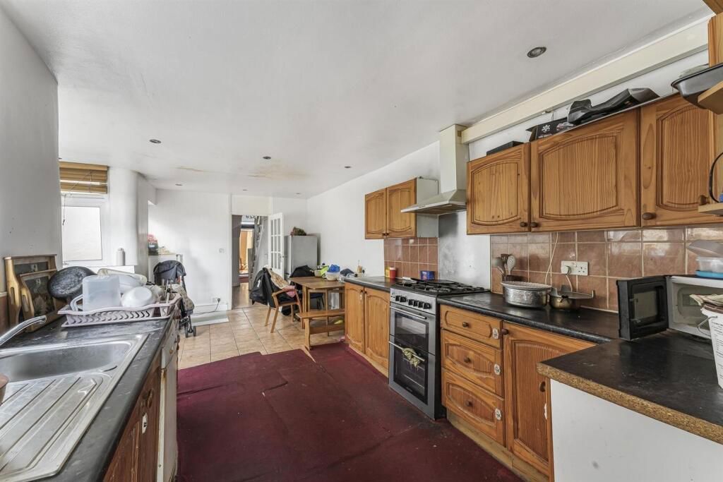 Property photo 2 of 20