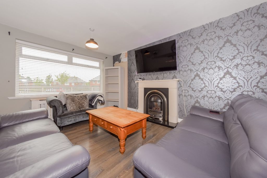 Property photo 2 of 35