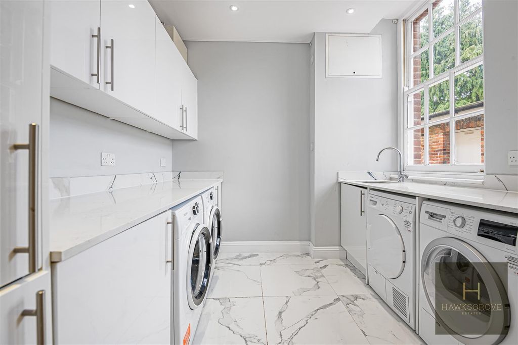 Additional image 30 of 9 bed detached house to rentHadley Green Road, Barnet EN5