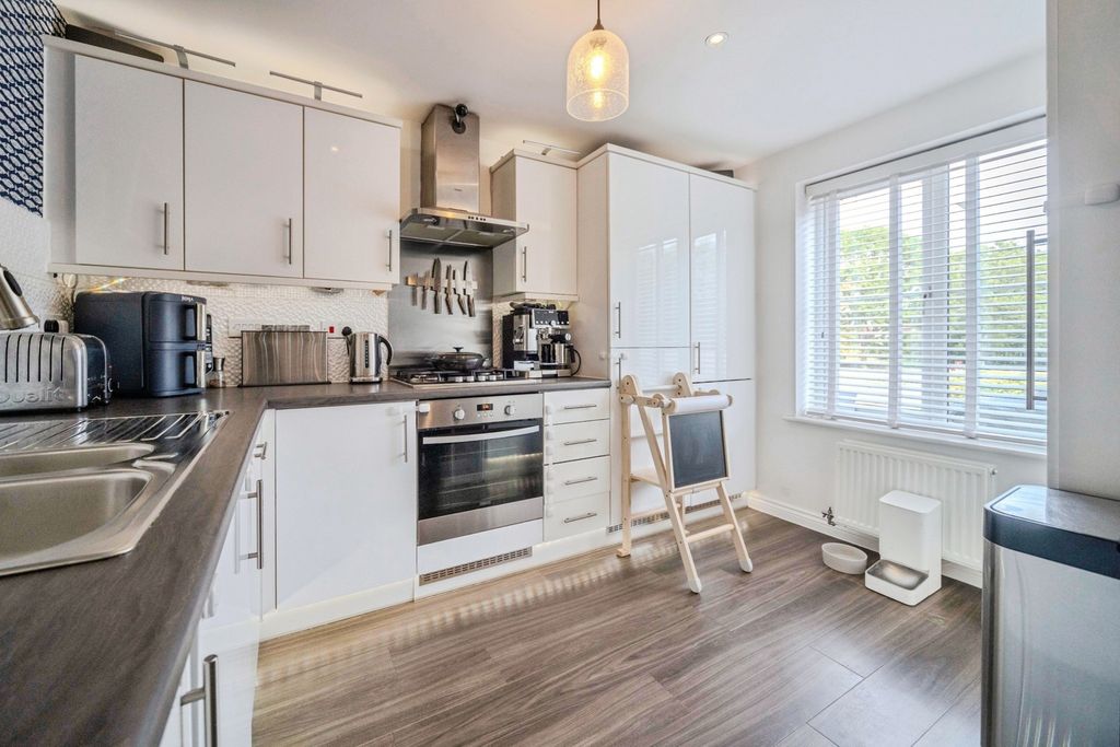Property photo 3 of 21 Pbox-Img.Jpg