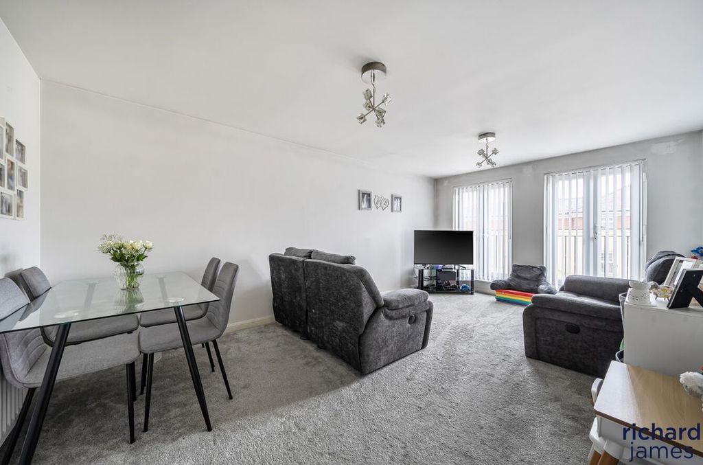 Property photo 3 of 18 1Bd5c447720E414Fa6Becd8F7A3956E9