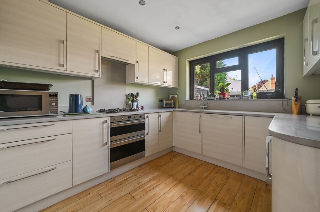 Property photo 2 of 12 Kitchen