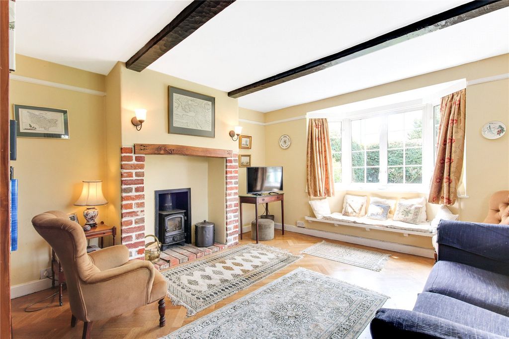 Property photo 3 of 18 Sitting Room
