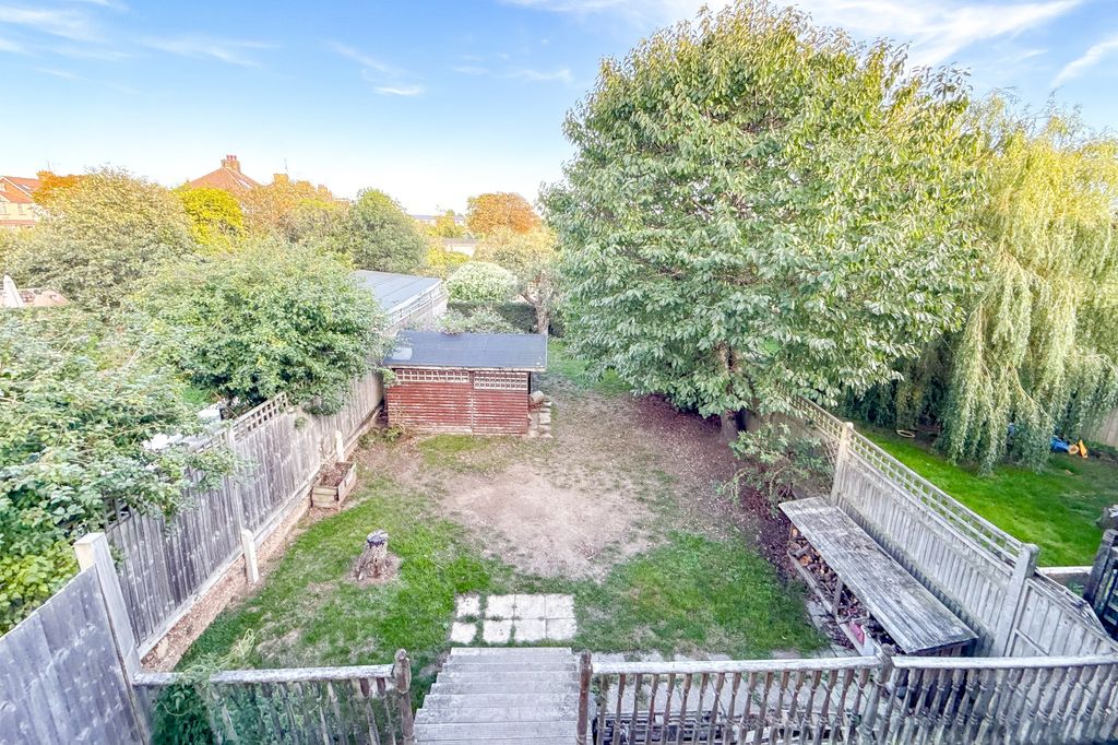Property photo 2 of 20