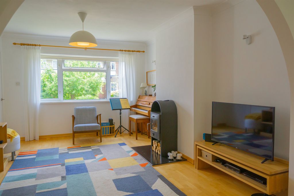 Property photo 2 of 47