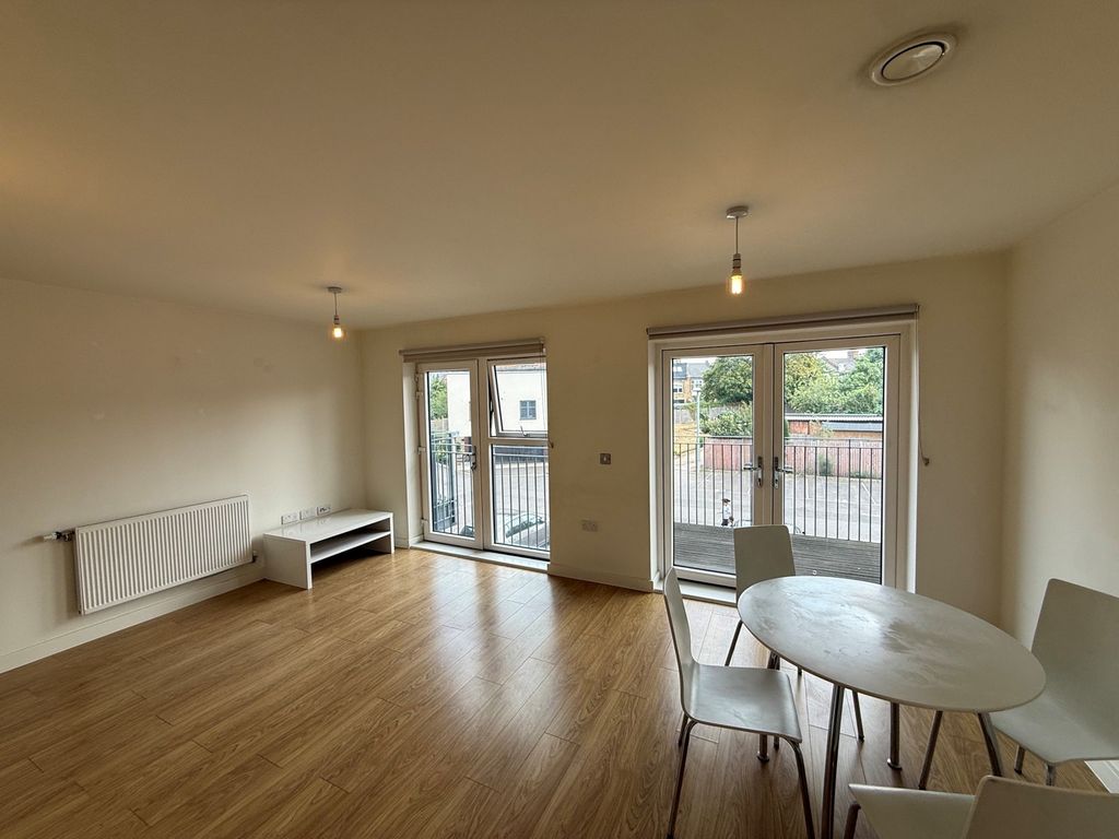 Property photo 3 of 11 Living Room