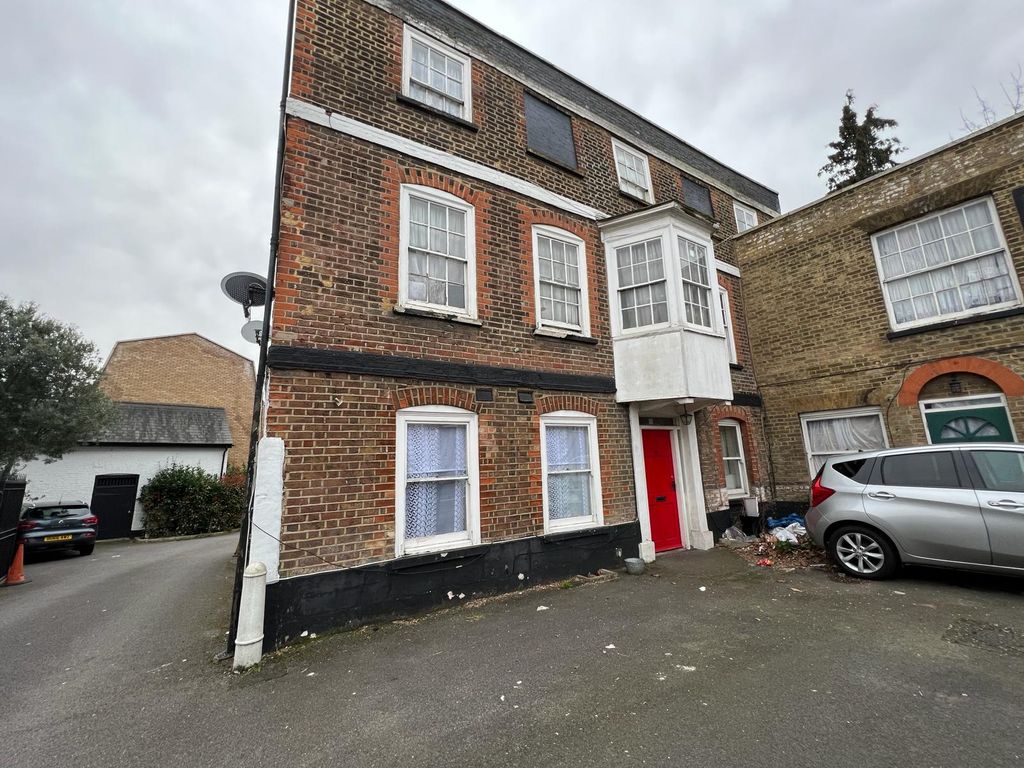 Property photo 1 of 6
