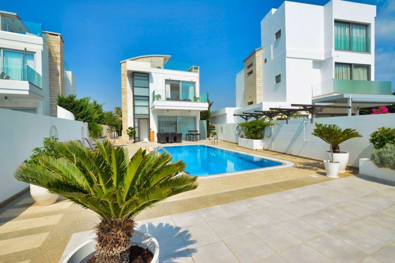 Property photo 1 of 46 Front Of The Villa