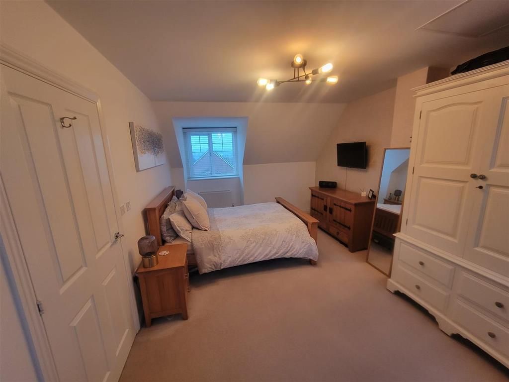 Property photo 3 of 10 Bedroom 1