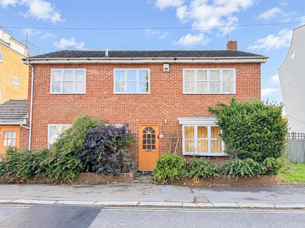 Property photo 1 of 24