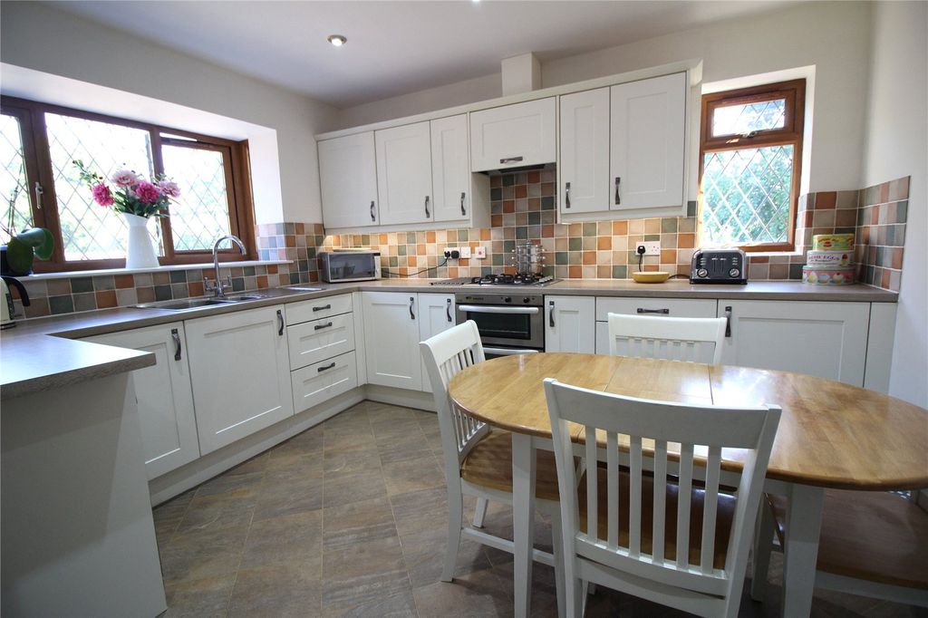 Property photo 2 of 30 Picture No. 05