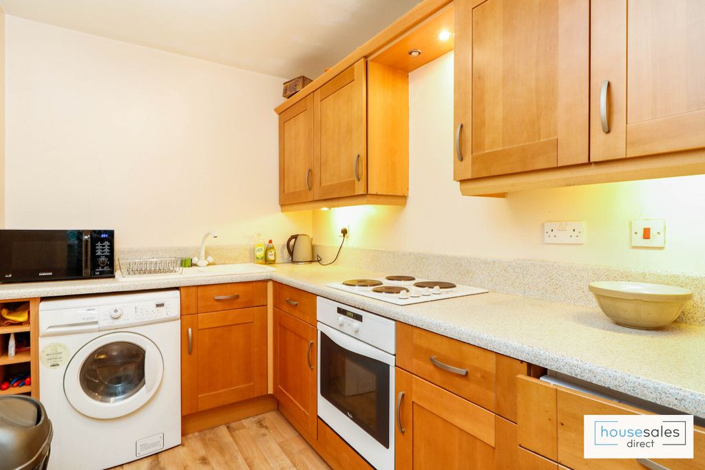 Property photo 2 of 9