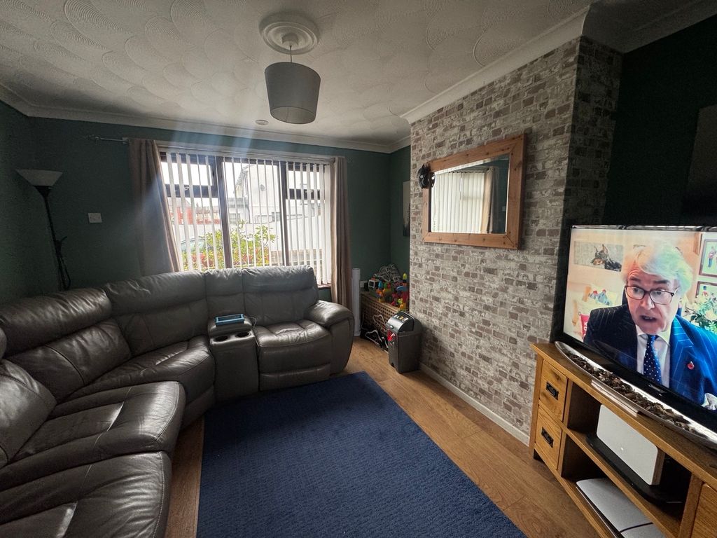 Property photo 3 of 9