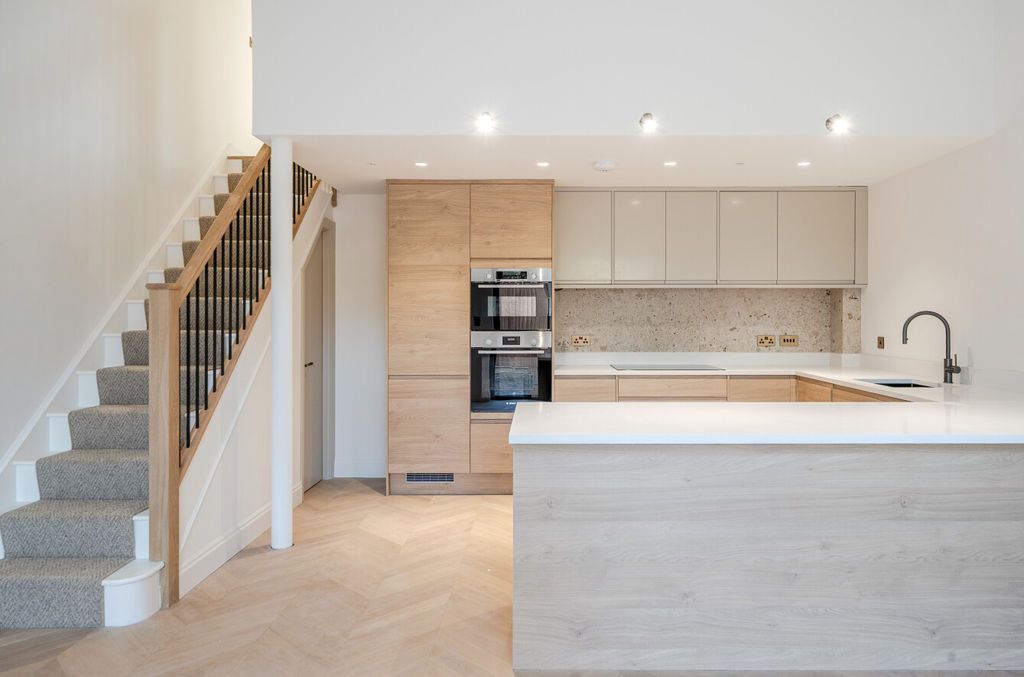 Property photo 3 of 20 Photo 16