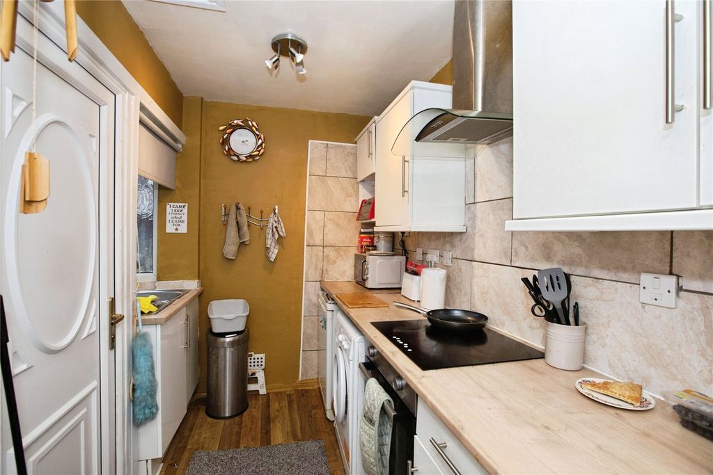 Property photo 2 of 17 Picture No. 10