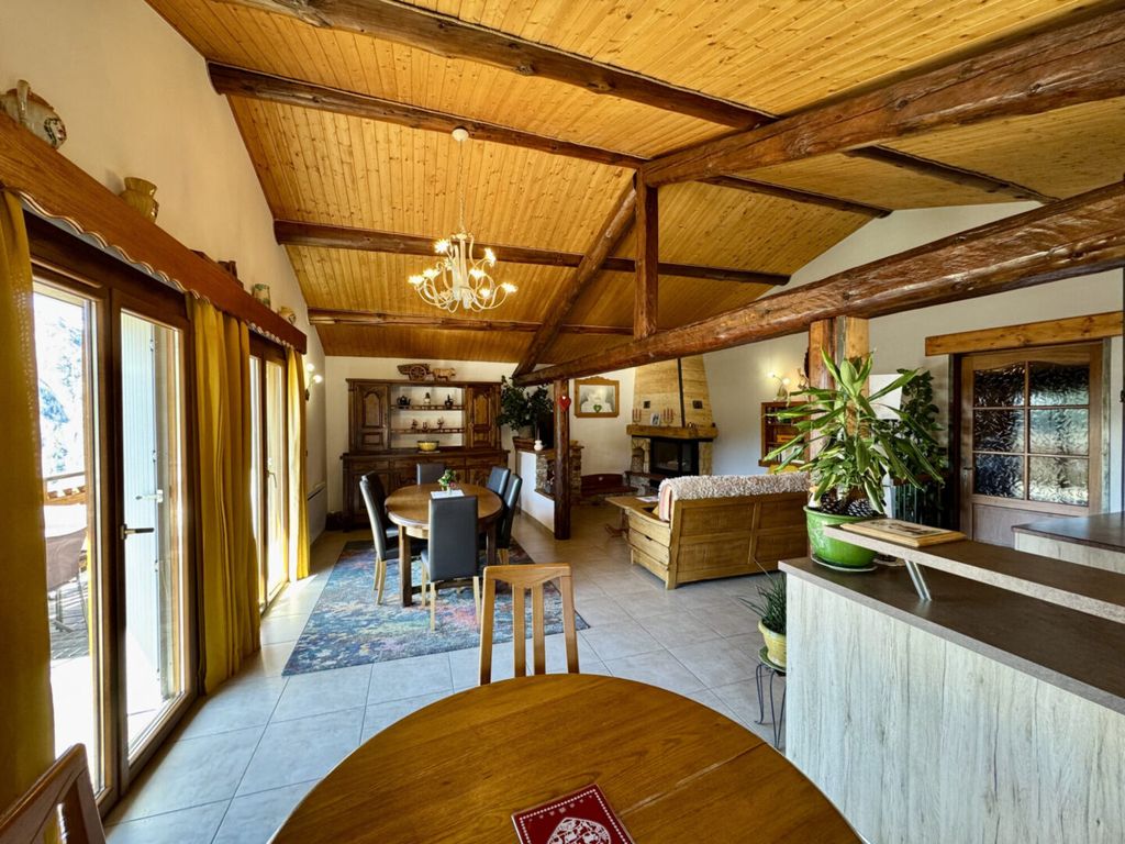 Property photo 1 of 11 Saint-Martin-De-Bell